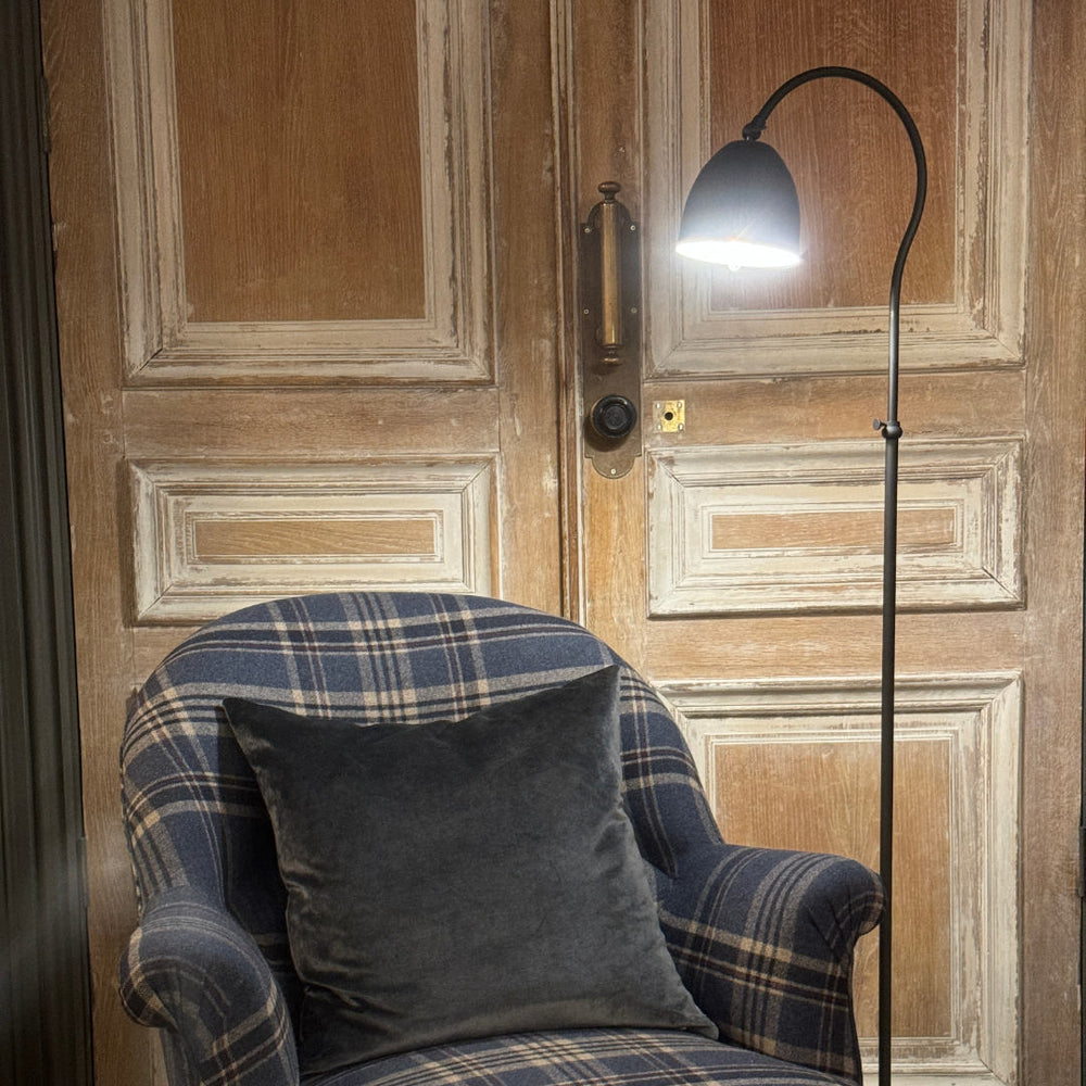 Garda floor lamp | includes shade | Matt black | H 120 - 190cm - Suzie Anderson Home