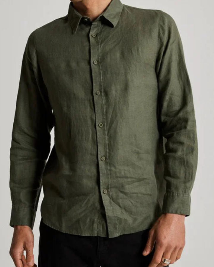 Mr Simple Male Apparel