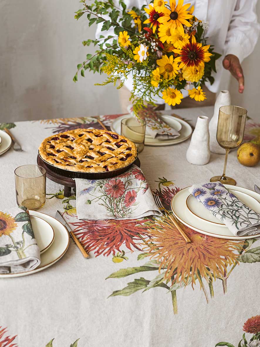 Country Flowers Linen Tablecloth | 170 x 250cm