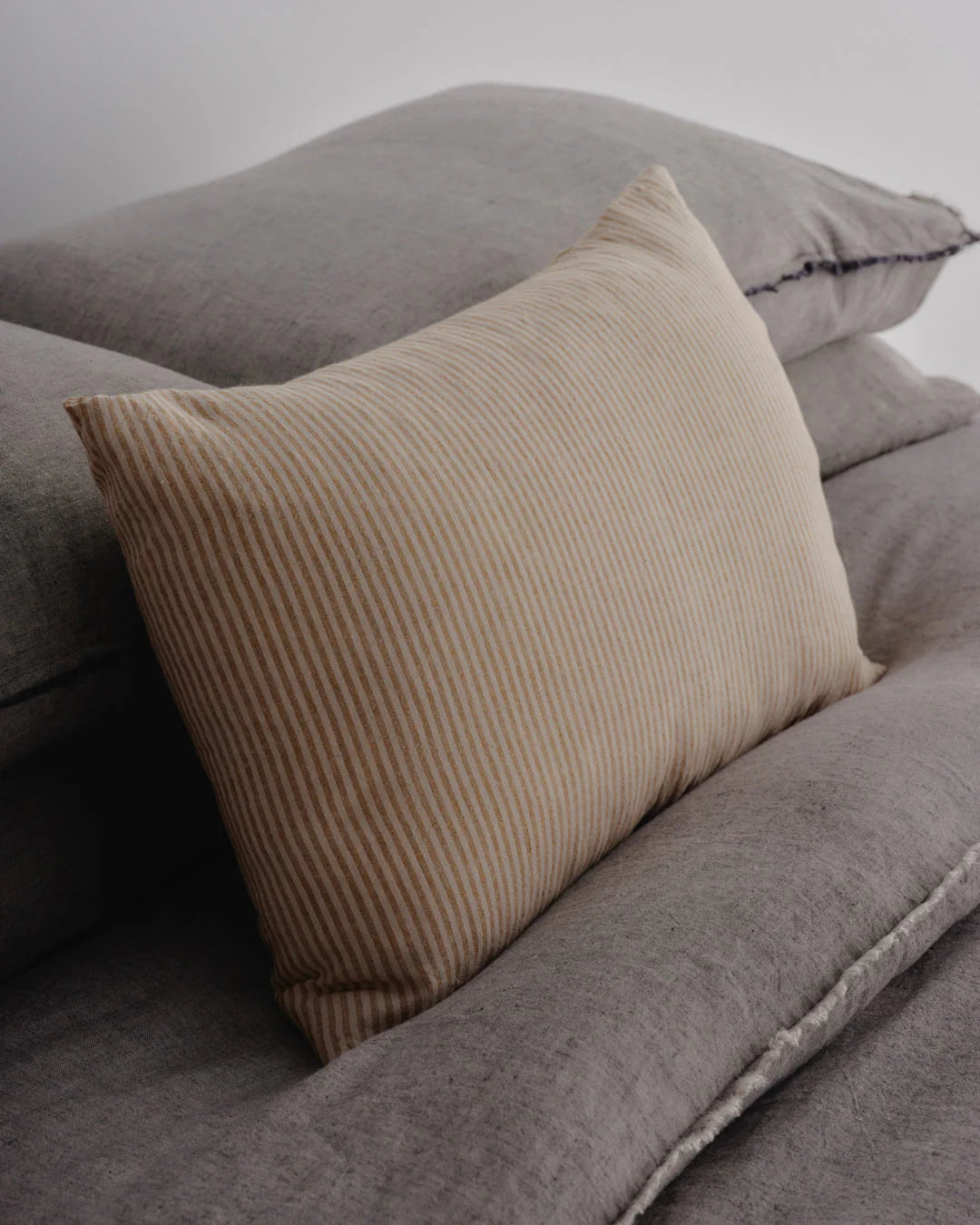 Basix Cushion Cover Small Stripe | 40 x 60 | Brun/Sable