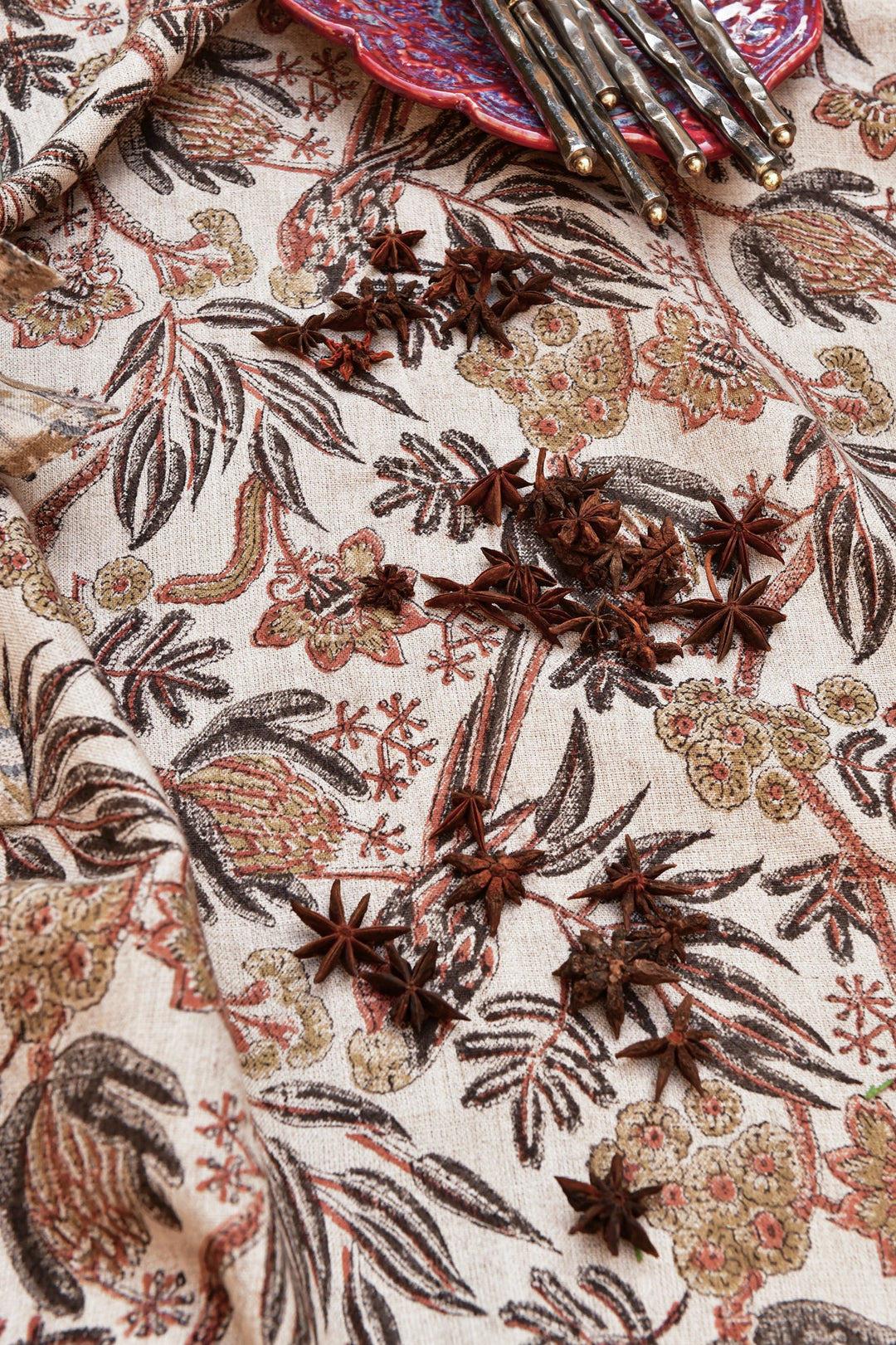 Parrot Linen Tablecloth | Rust | 170 x 270cm