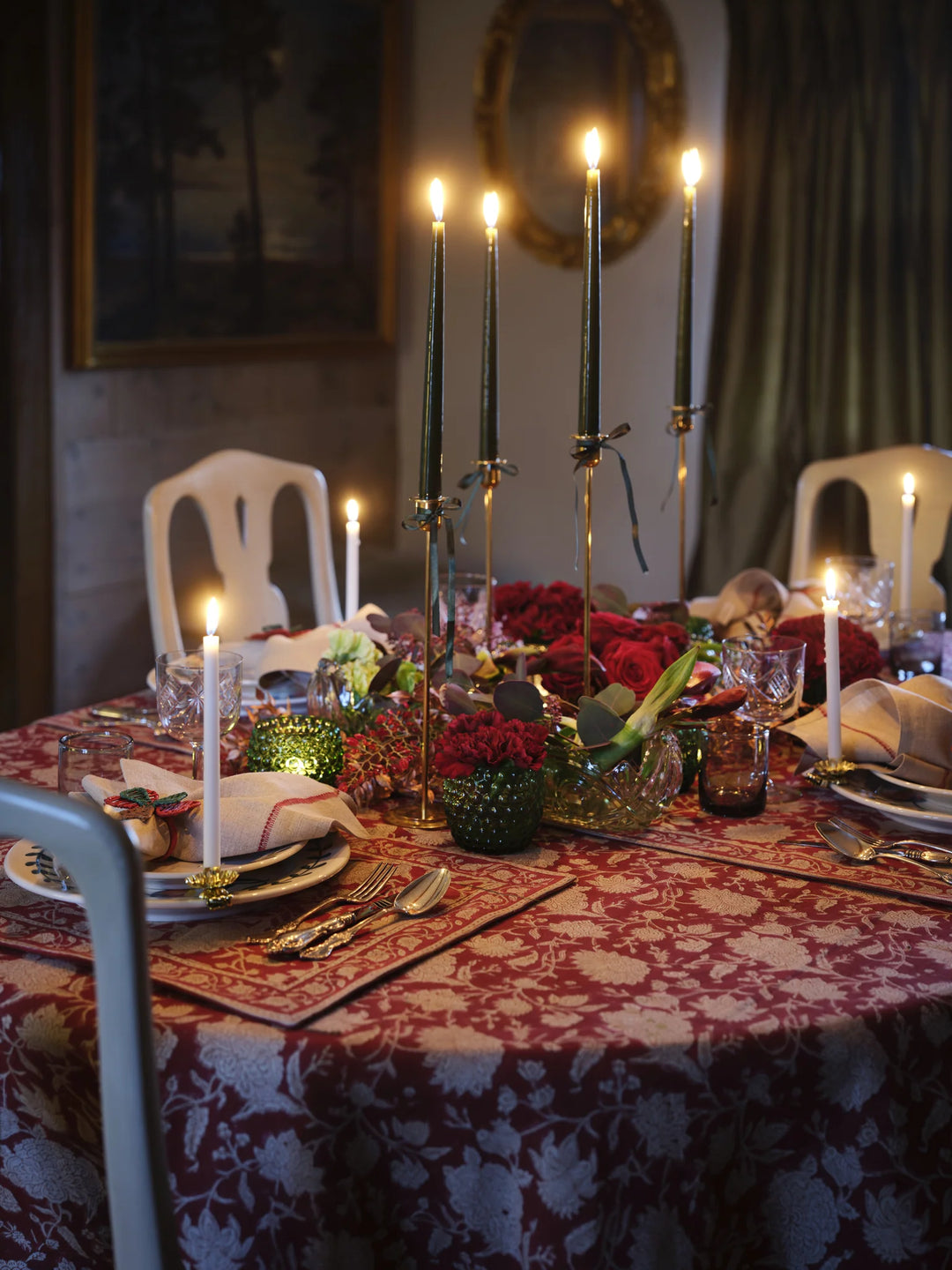 Indian Rose | Linen Tablecloth | Red | 170 x 270cm