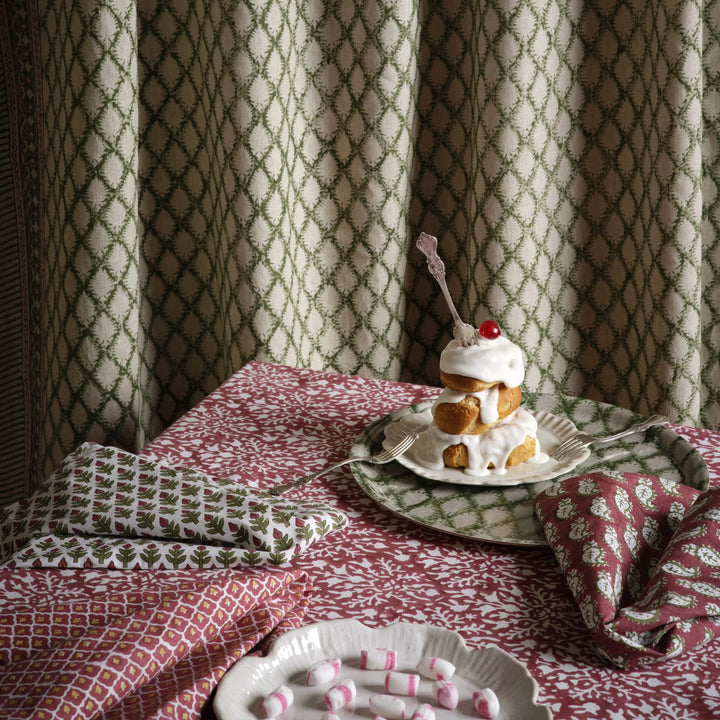 Snowflake Red | Organic Cotton Tablecloth
