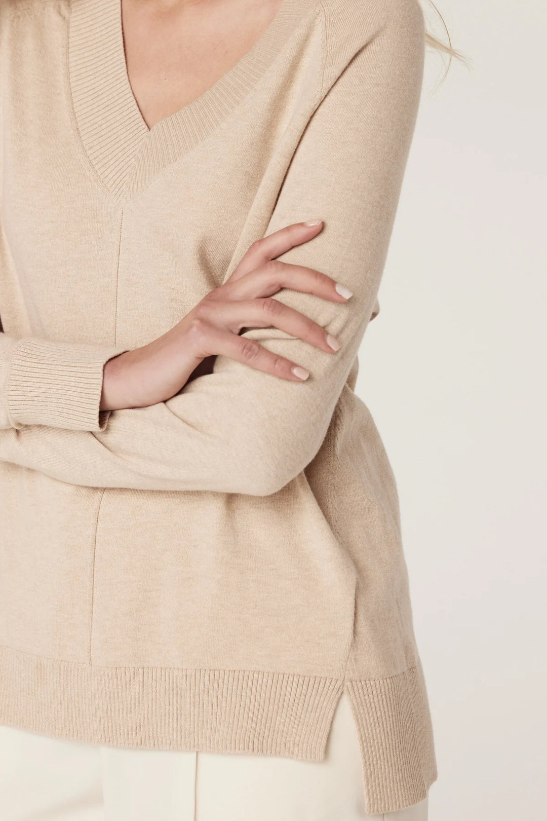 Cable | Cotton Cashmere V Neck Jumper | Sand