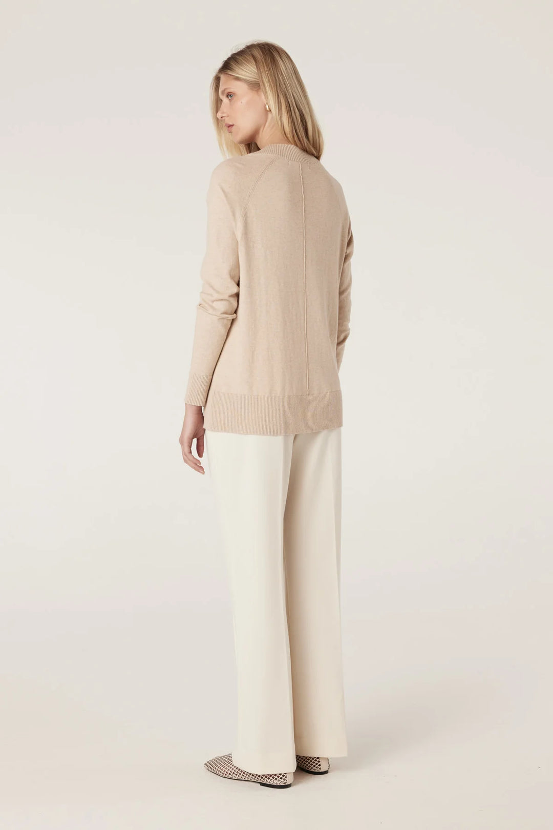 Cable | Cotton Cashmere V Neck Jumper | Sand