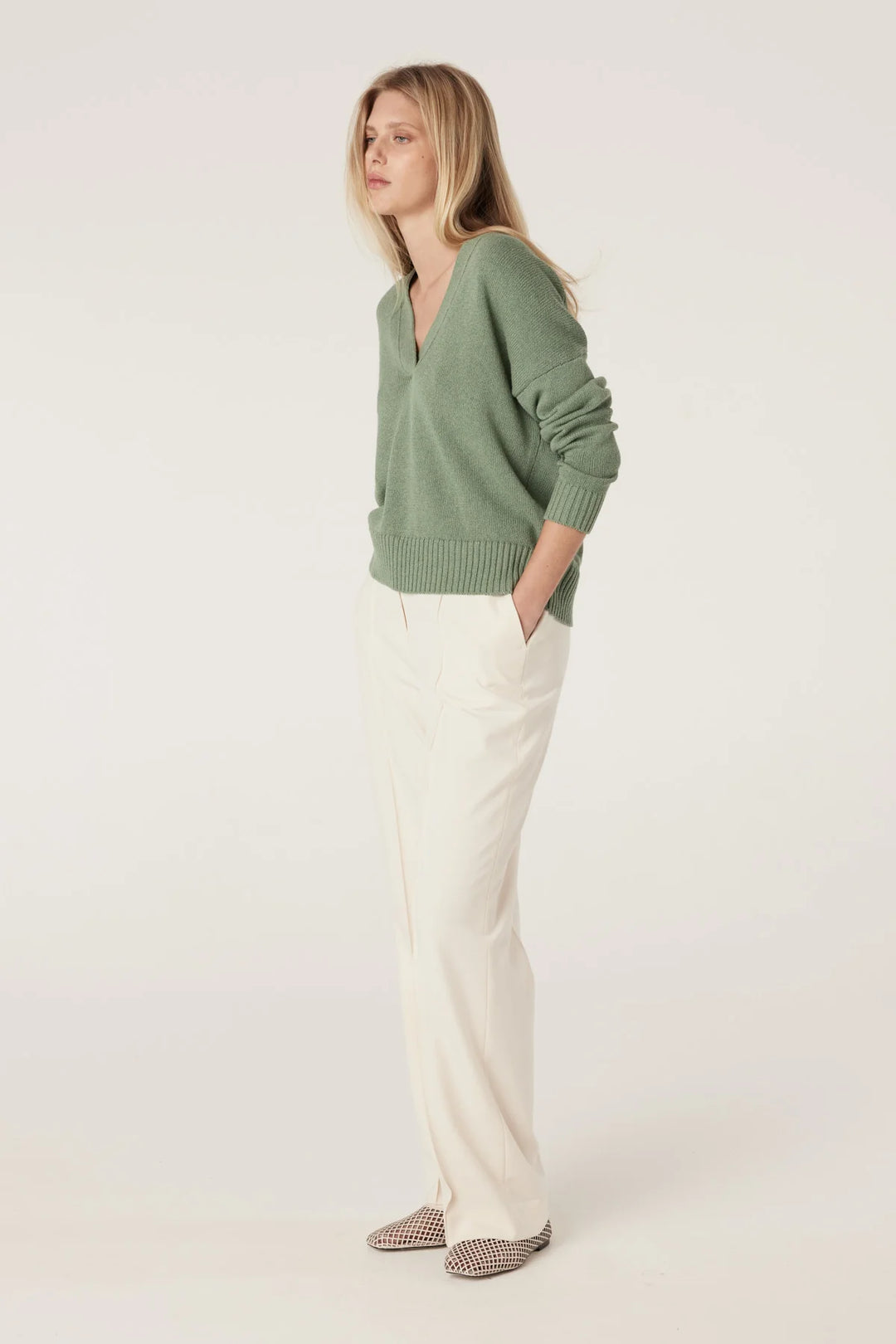 Cable | Flax V Jumper | Field Green