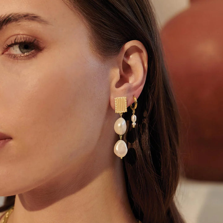 Aphrodite Goddess Medium Pearl Earrings | 18K Gold Plate