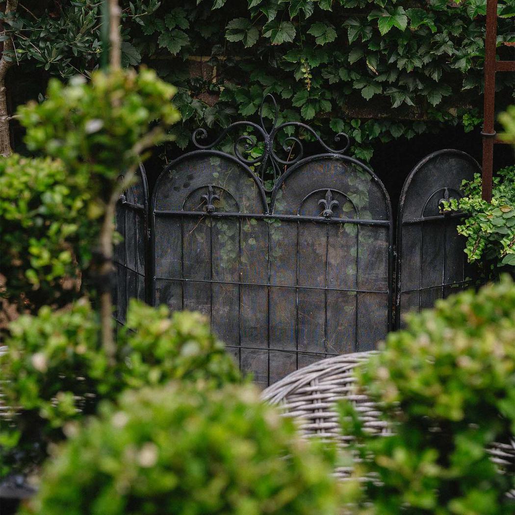 Lys Black Firescreen