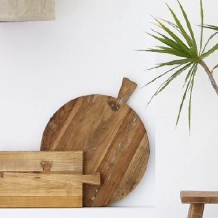 Elm Bread Board | 50cm Round with Handle