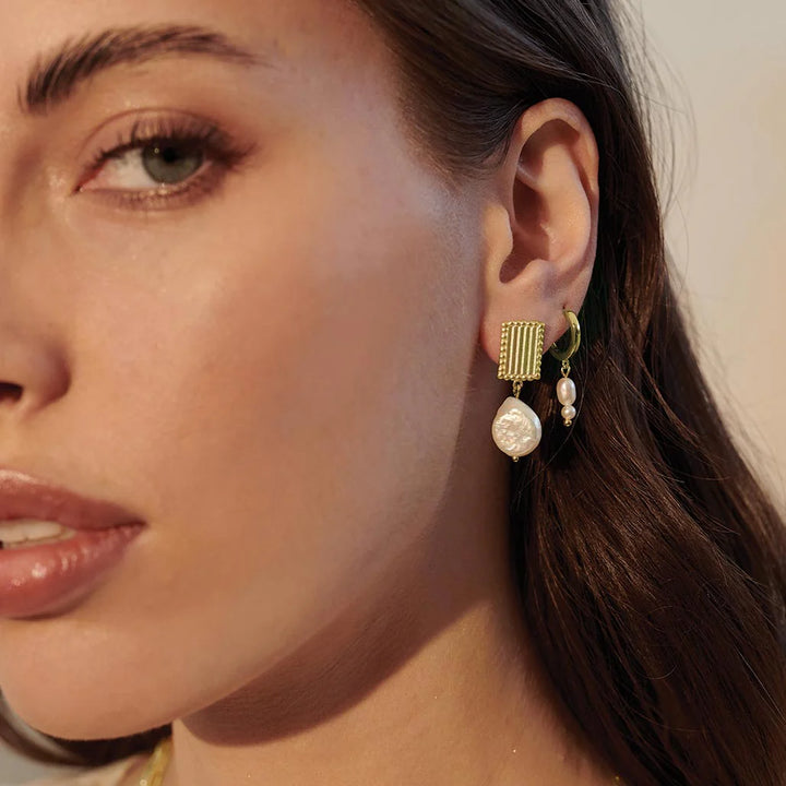 Aphrodite Goddess Small Pearl Earrings | 18K Gold Plate