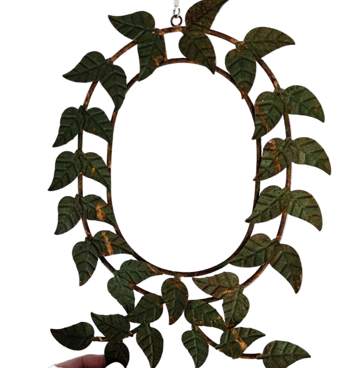 Green Ivy Leaf Vintage Wreath | Medium