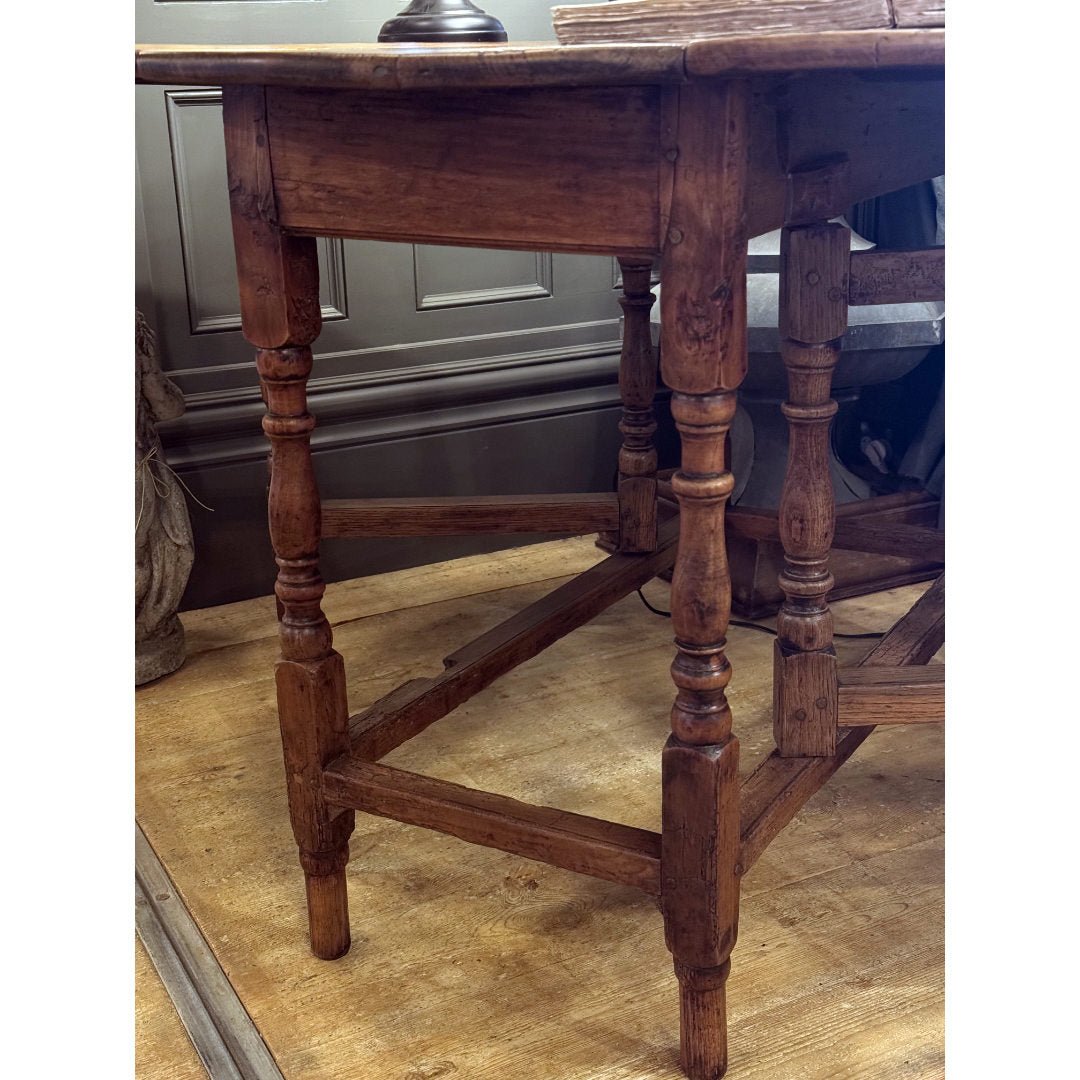 Antique English Cherry Wood Gateleg Table | Circa 1780 | 133cm L x 100cm W x 73cm H - Suzie Anderson Home