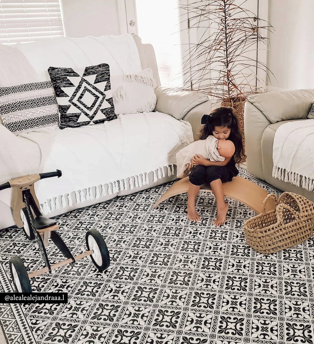 Flor De Lis Black &amp; White Vinyl Mat