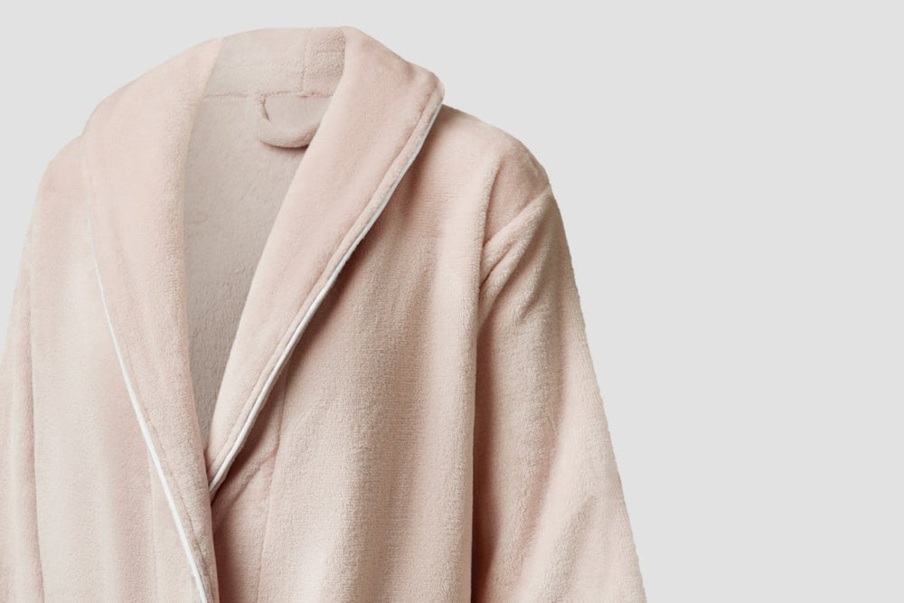 Brogo Bemboka Bath Robe With Piping | Blush/White - Suzie Anderson Home