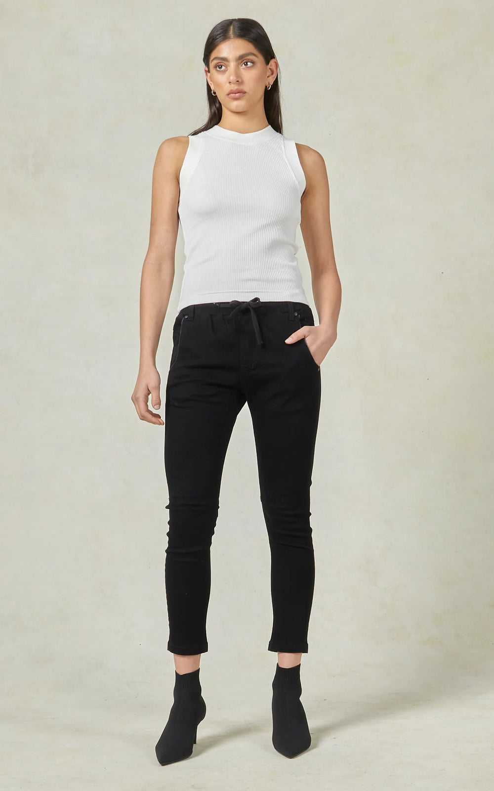 Dricoper | Active Black Jeans - Suzie Anderson Home