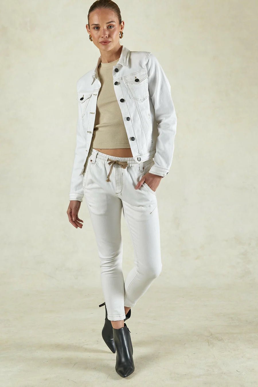 Dricoper Active White Jeans - Suzie Anderson Home