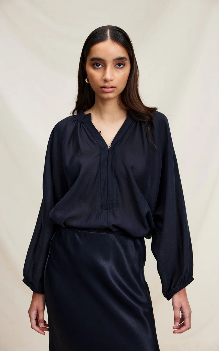 Kinney | Ally Top | Black - Suzie Anderson Home