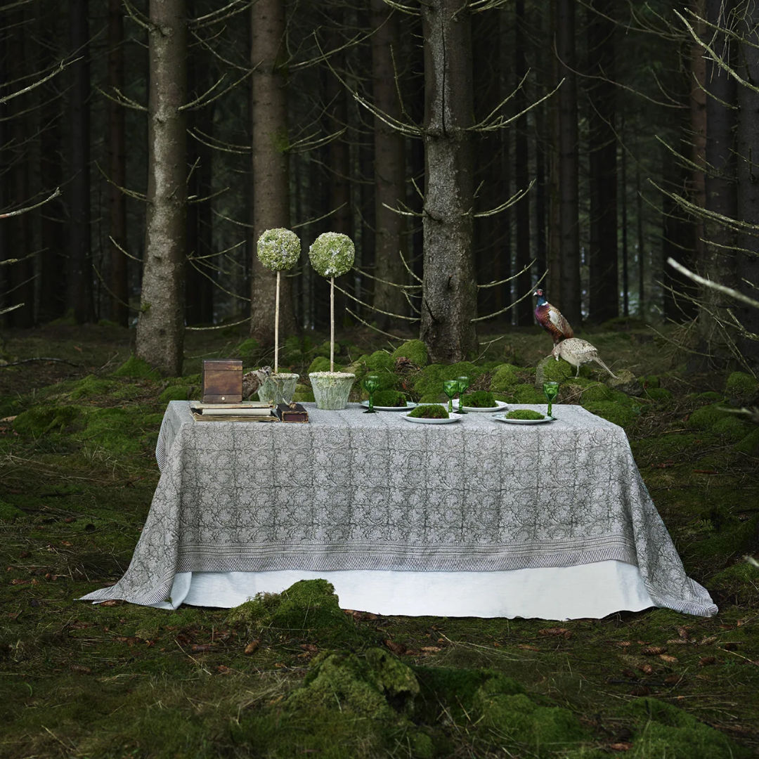 Paradise Linen Tablecloth | Green | 150 x 230cm